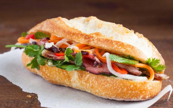 Banh Mi Poulet Imperial Epice